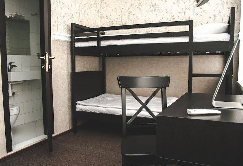 ホテル Griboedov House