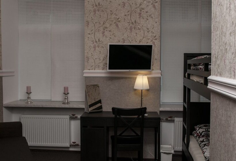 ホテル Griboedov House