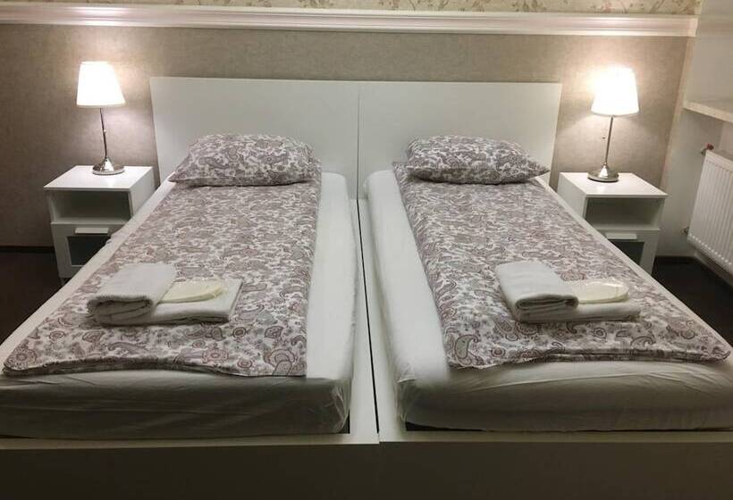 ホテル Griboedov House