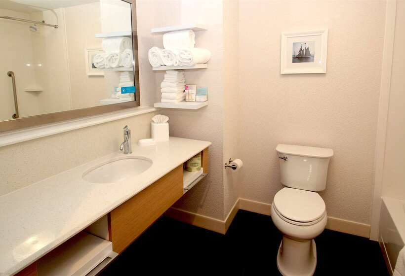 Отель Hampton Inn Suffolk
