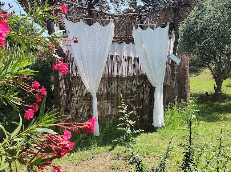 Отель Hôtel & Restaurant Les Mouettes