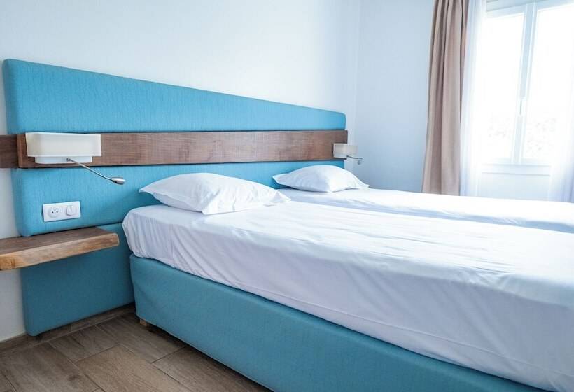 Отель Hôtel & Restaurant Les Mouettes