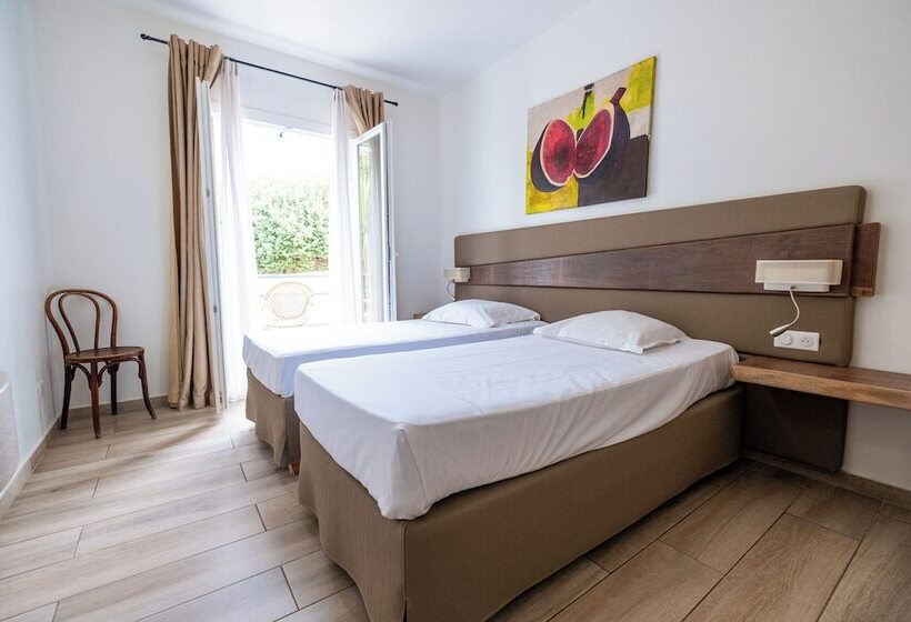 Отель Hôtel & Restaurant Les Mouettes