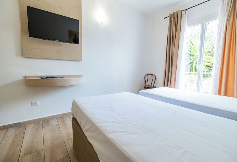 Отель Hôtel & Restaurant Les Mouettes