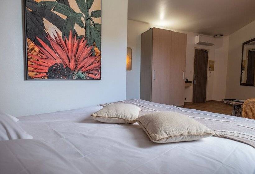 Отель Hôtel & Restaurant Les Mouettes