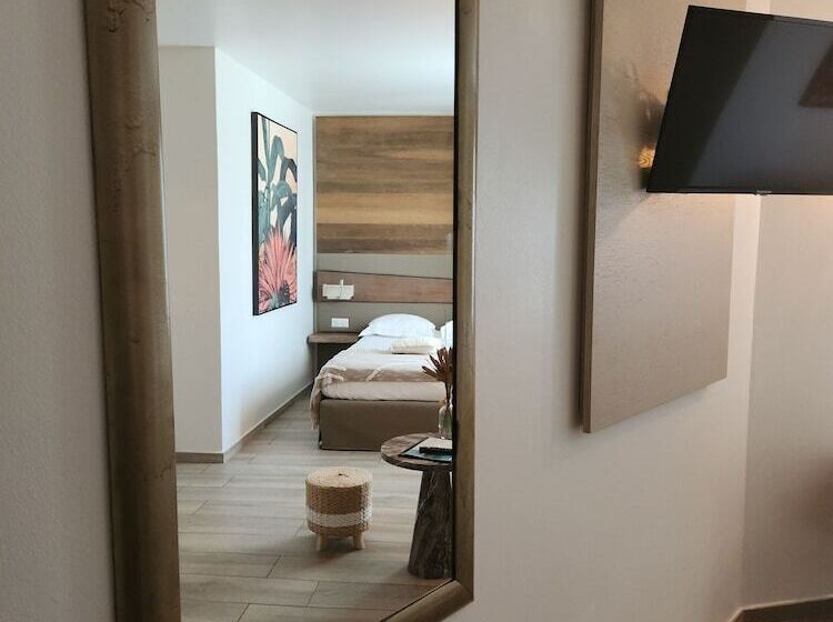 Отель Hôtel & Restaurant Les Mouettes