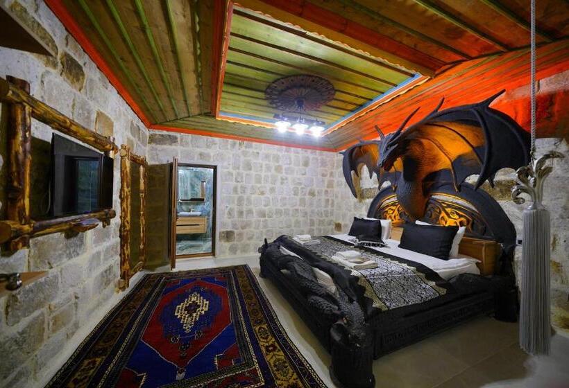 هتل Kayatas Cave Suites