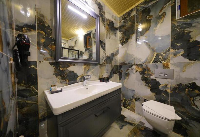 هتل Kayatas Cave Suites