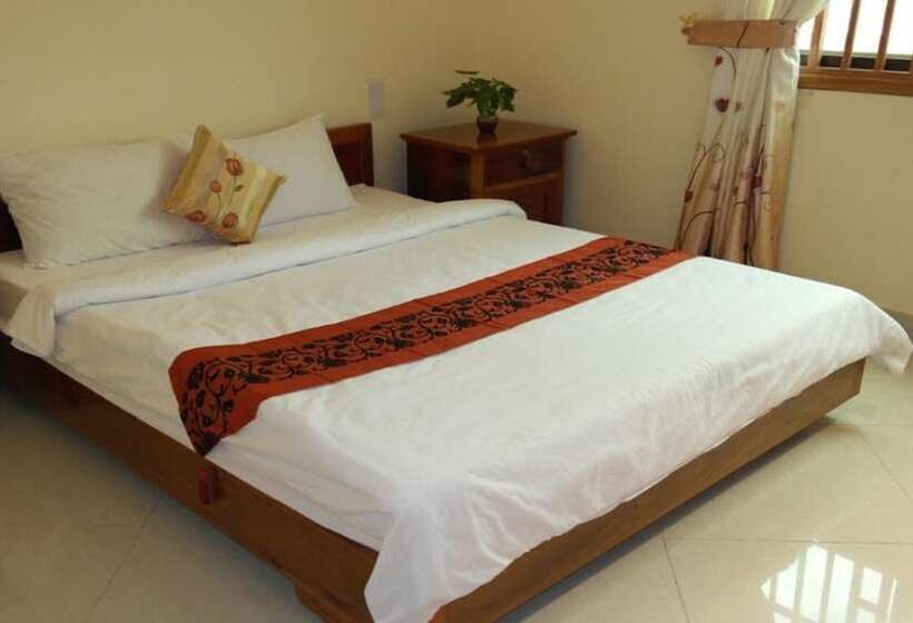 호텔 Lux Star Town