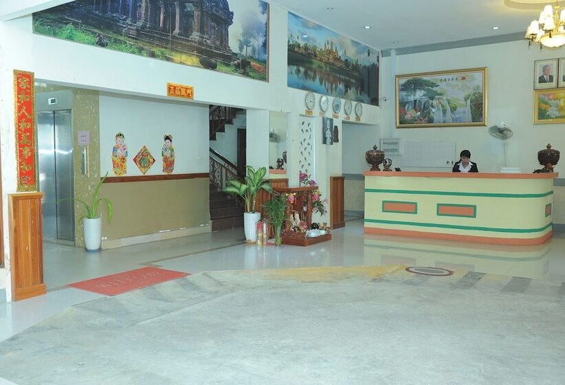 호텔 Lux Star Town