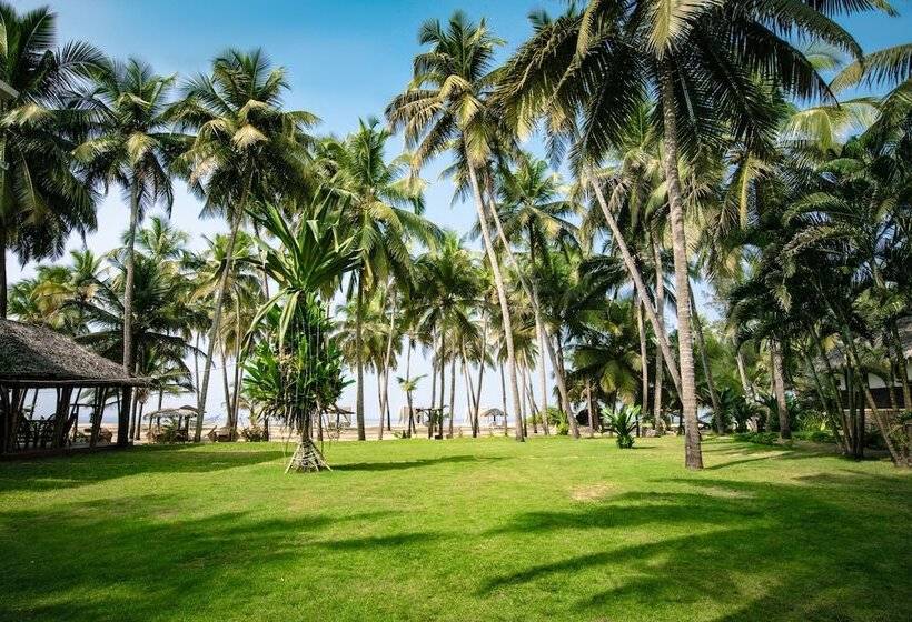 ホテル Malabar Ocean Front Resort & Spa