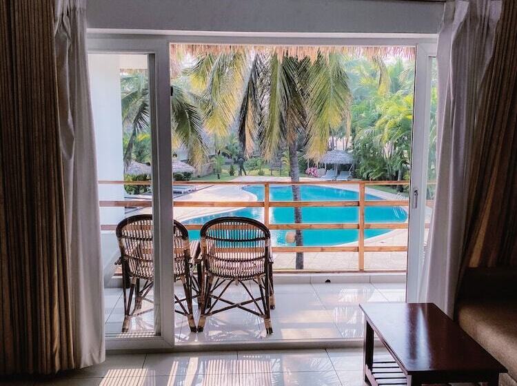 ホテル Malabar Ocean Front Resort & Spa