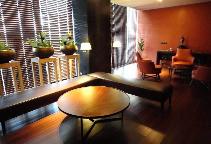 Midori Clark Hotel And Casino