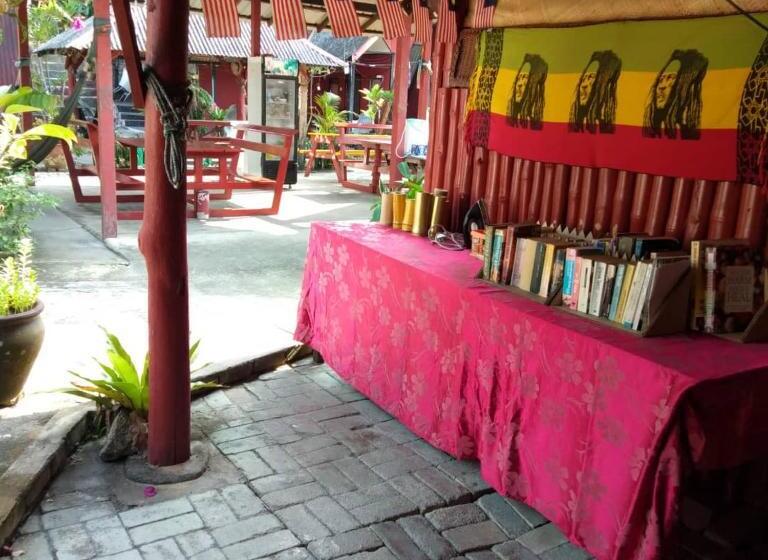 Hotel Nazri Nipah Camp