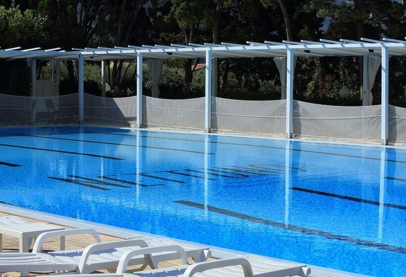 Отель Nettuno Resort