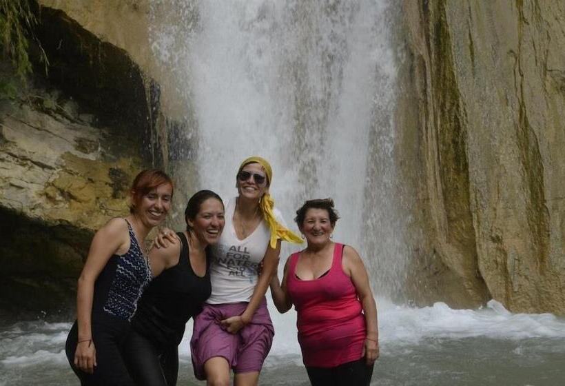 ホテル Nirvana Palace