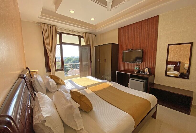 ホテル Nirvana Palace