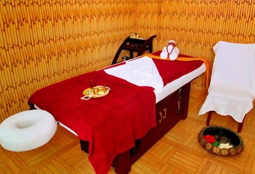 ホテル Nirvana Palace