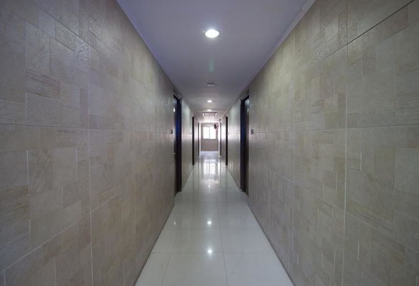 ホテル Oyo Rooms Koti Imlibun Bus Station