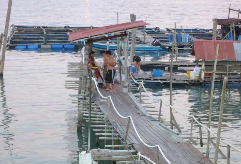 בית מלון כפרי Pangkor Fish House