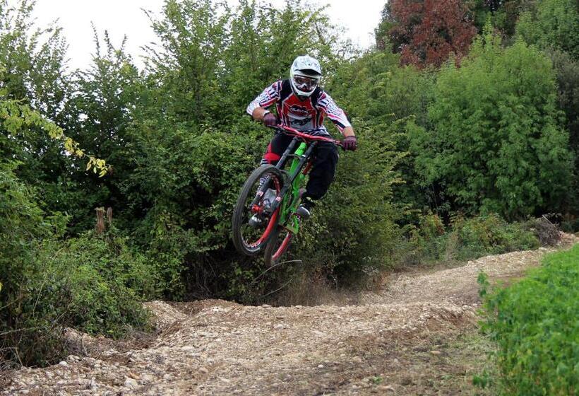 בית מלון כפרי Podere Calledro