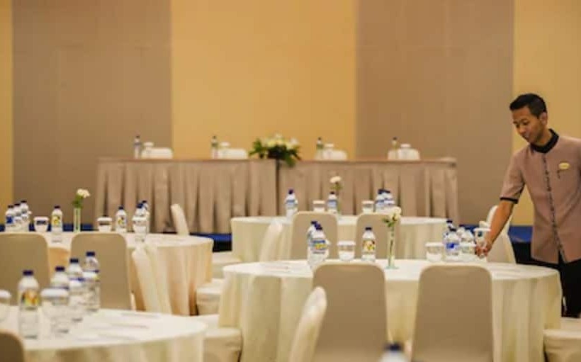 בית מלון כפרי Santika Pekalongan