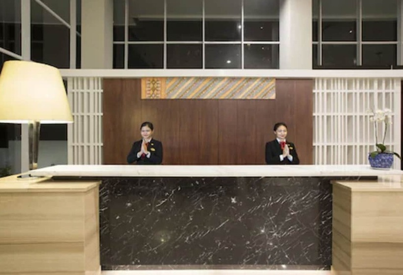 בית מלון כפרי Santika Pekalongan