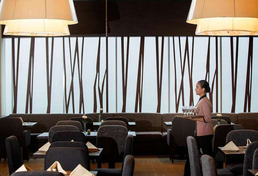 בית מלון כפרי Santika Pekalongan