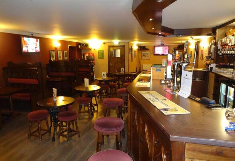 호텔 St. Cyrus Village Inn