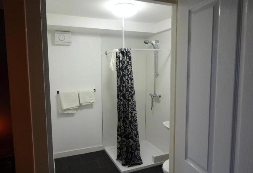 בית מלון כפרי St. Cyrus Village Inn