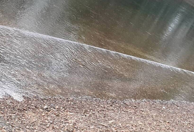 בית מלון כפרי Suanphet Riverview Resort