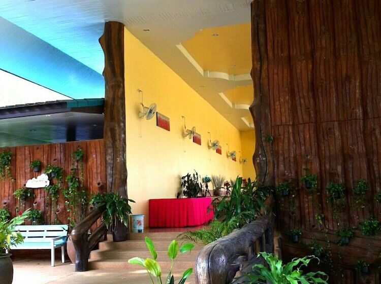 בית מלון כפרי Suanphet Riverview Resort