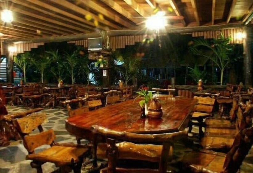 בית מלון כפרי Suanphet Riverview Resort