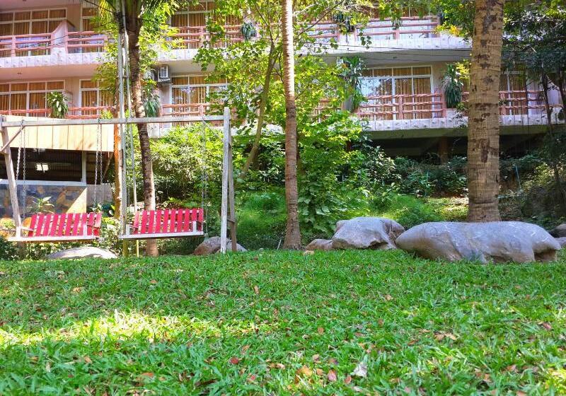 فندق Suanphet Riverview Resort