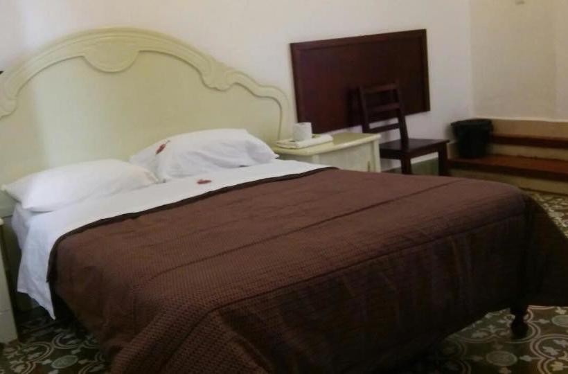 בית מלון כפרי Suites Ripoll Alameda