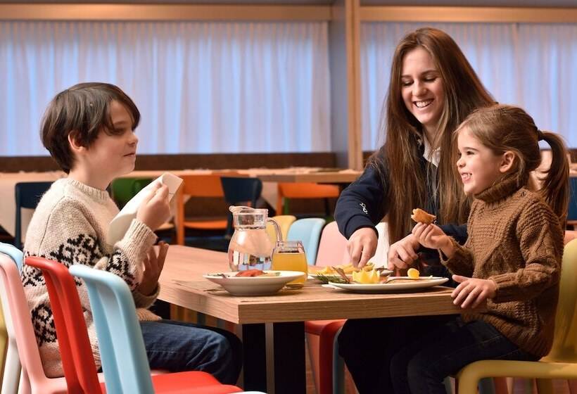 בית מלון כפרי Th Marilleva