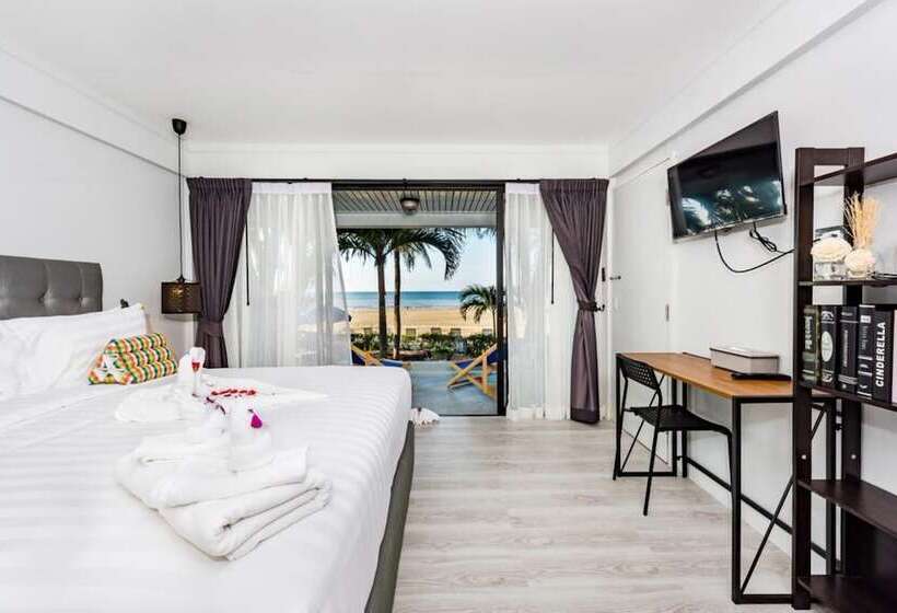 호텔 Thai Kamala Beach Front