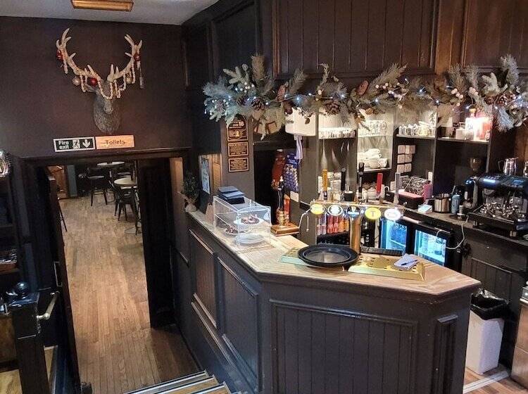 Отель The Bruce Inn