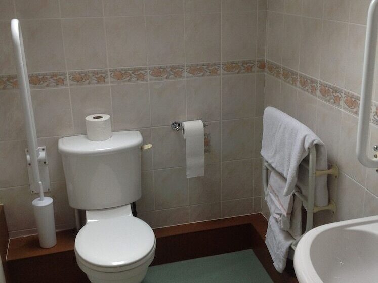 בית מלון כפרי The Glan Yr Afon Inn
