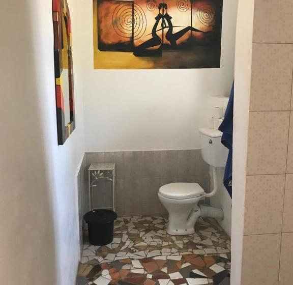 هتل The Gunjur Project Lodge