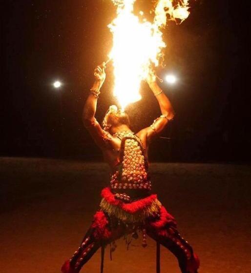 هتل The Gunjur Project Lodge