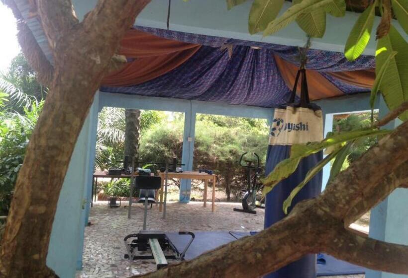 هتل The Gunjur Project Lodge