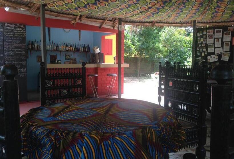 هتل The Gunjur Project Lodge