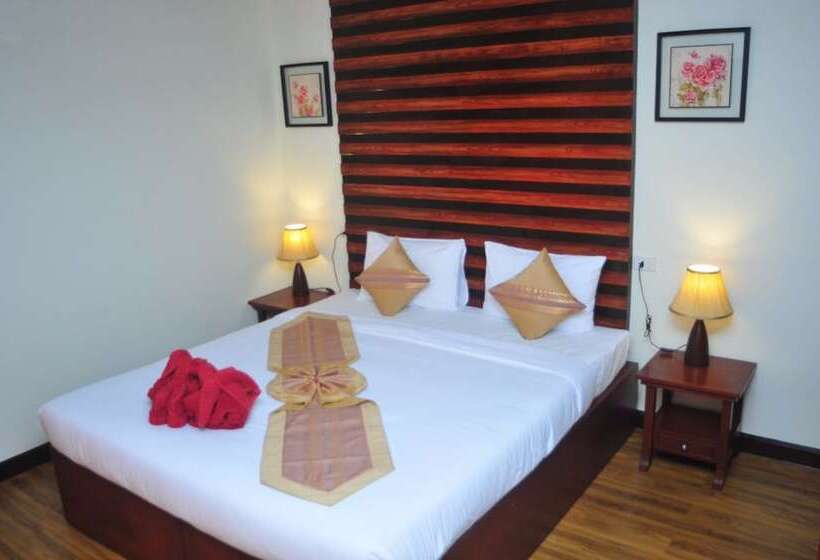 هتل The Hip Resort @ Khao Lak