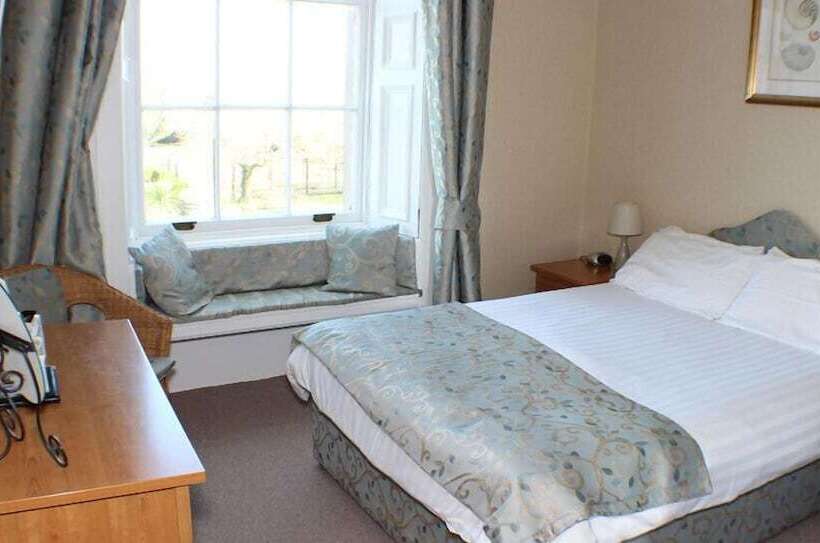 בית מלון כפרי The Southfield