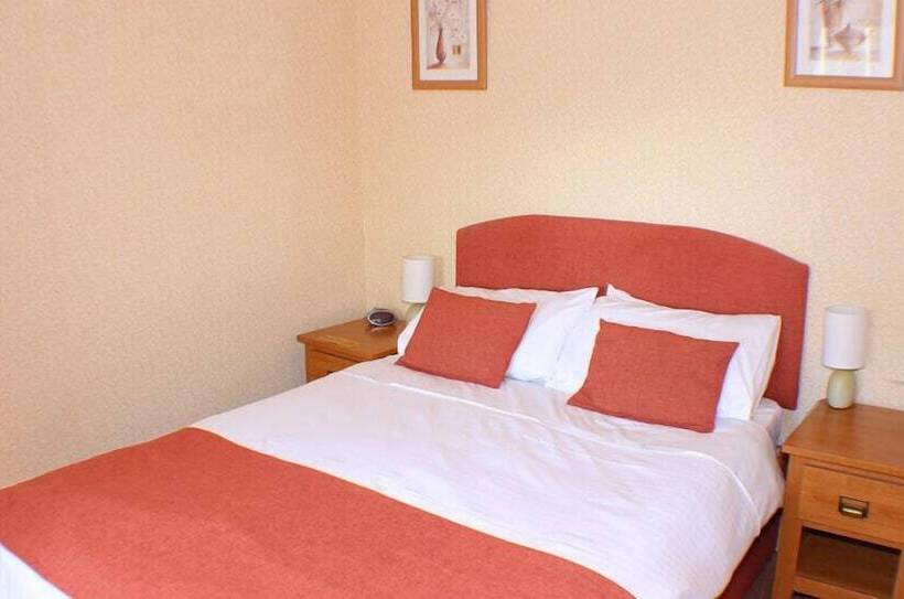 בית מלון כפרי The Southfield