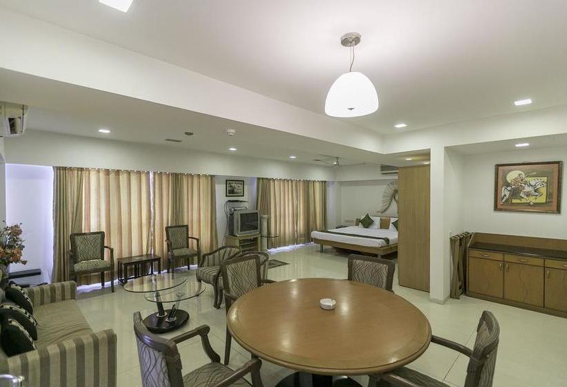 Отель Treebo Trend New Castle