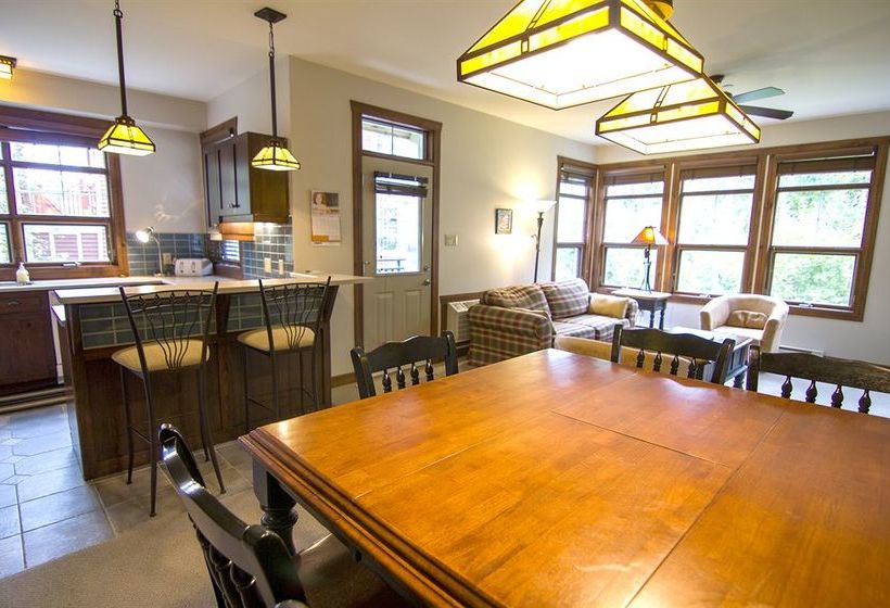 호텔 Tremblant Les Eaux By Les Suites