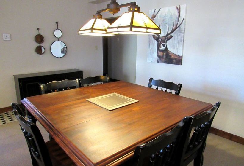 호텔 Tremblant Les Eaux By Les Suites