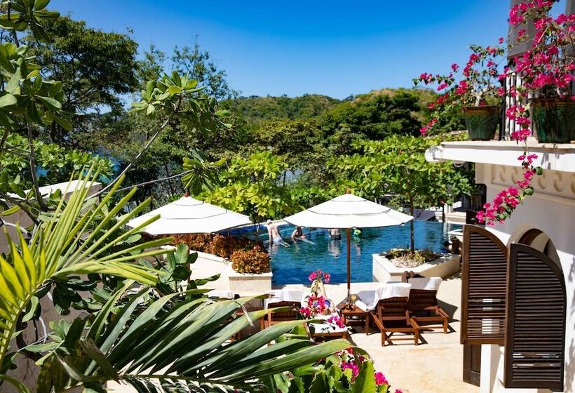 Las Catalinas Collection